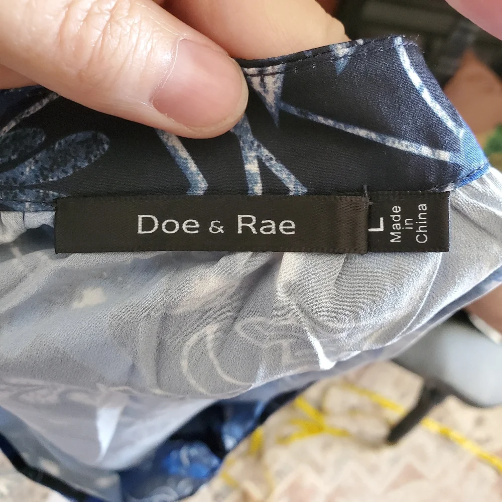 Doe & Rae blue abstract floral halter tank L - Picture 8 of 12